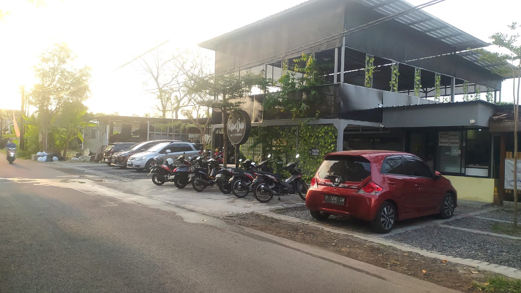 Rumah Tinggal 4 Kamar Dekat Jalan Gito Gati Mlati Sleman