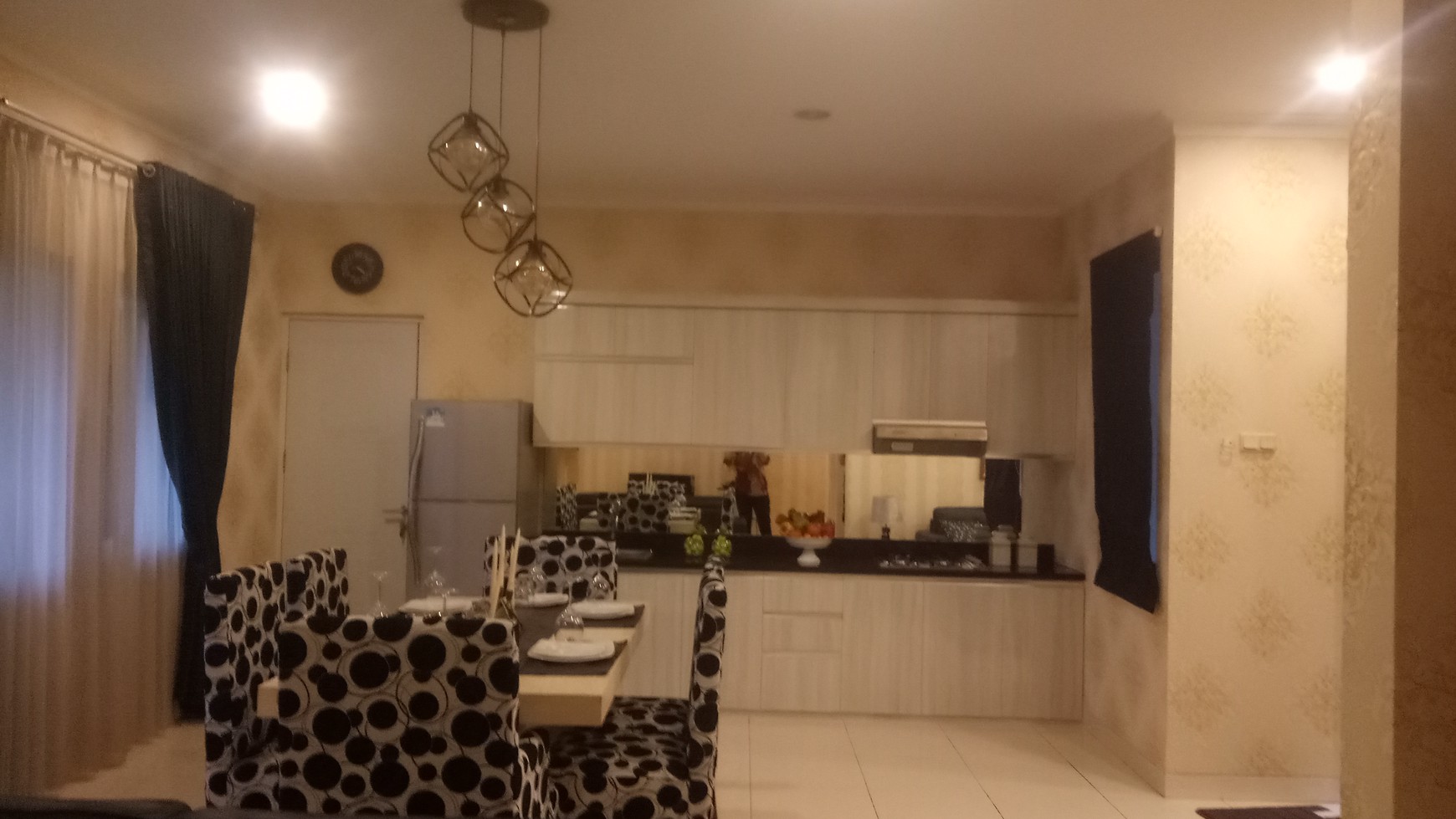 Dijual rumah  2 lantai Rumah di boulevard di Pesona Westcovina Kota Wisata Cibubur.