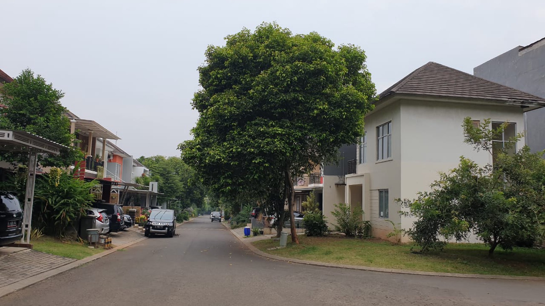 Dijual rumah 2 lantai, hoek dalam cluster Monntreal, Kota Wisata Cibubur