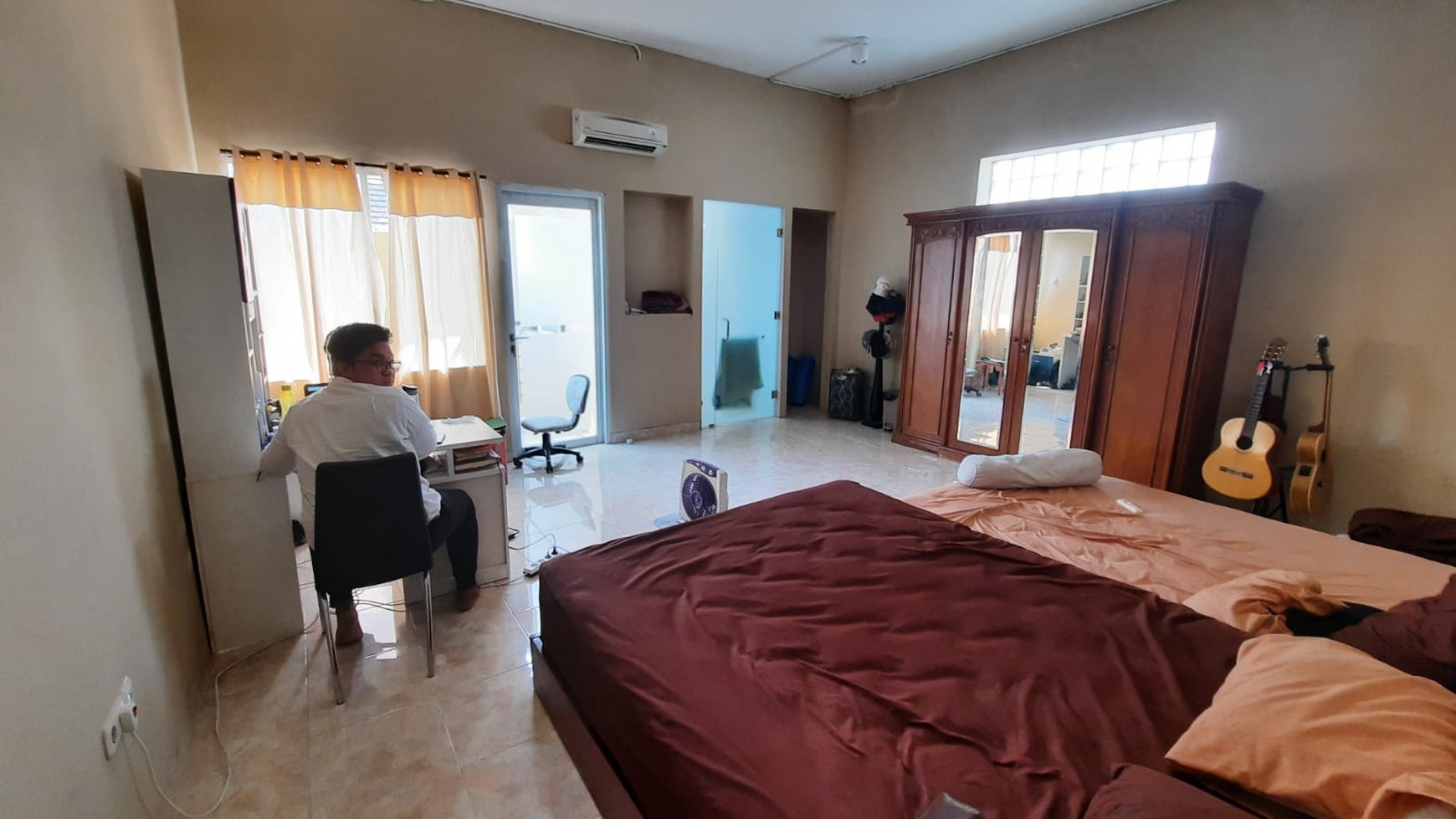 DIJUAL Rumah 2 lantai sudah renovasi, siap huni  dalam cluster di Kota Wisata Cibubur