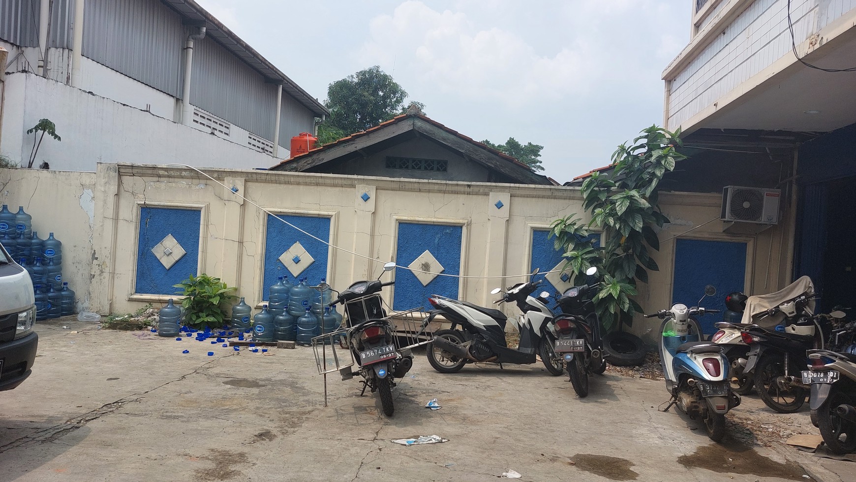 Ruko 2lt Gandeng di Cibubur di jalan Raya Bogor km27