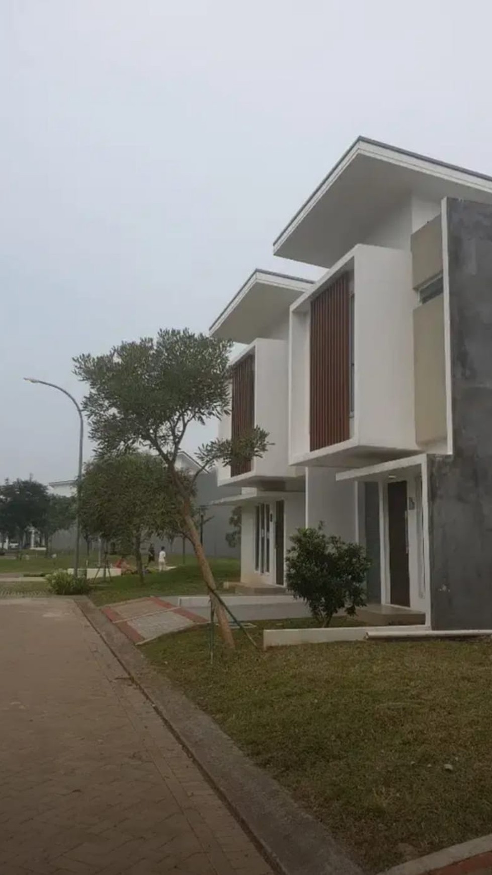 Rumah siap huni, dalam Cluster Discovery di Bintaro Jaya sektor 9.