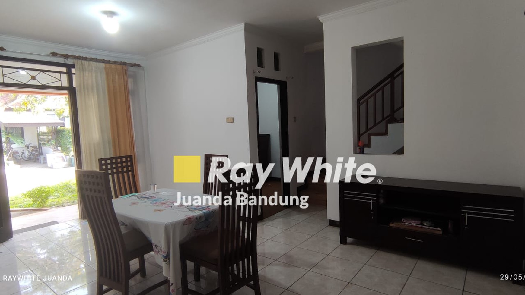 Rumah 2 Lantai di Wangsakerta, Kotabaru Parahyangan - Bandung 