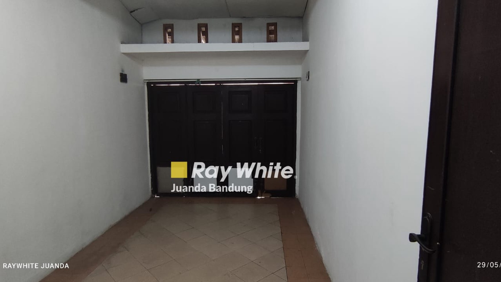 Rumah 2 Lantai di Wangsakerta, Kotabaru Parahyangan - Bandung 