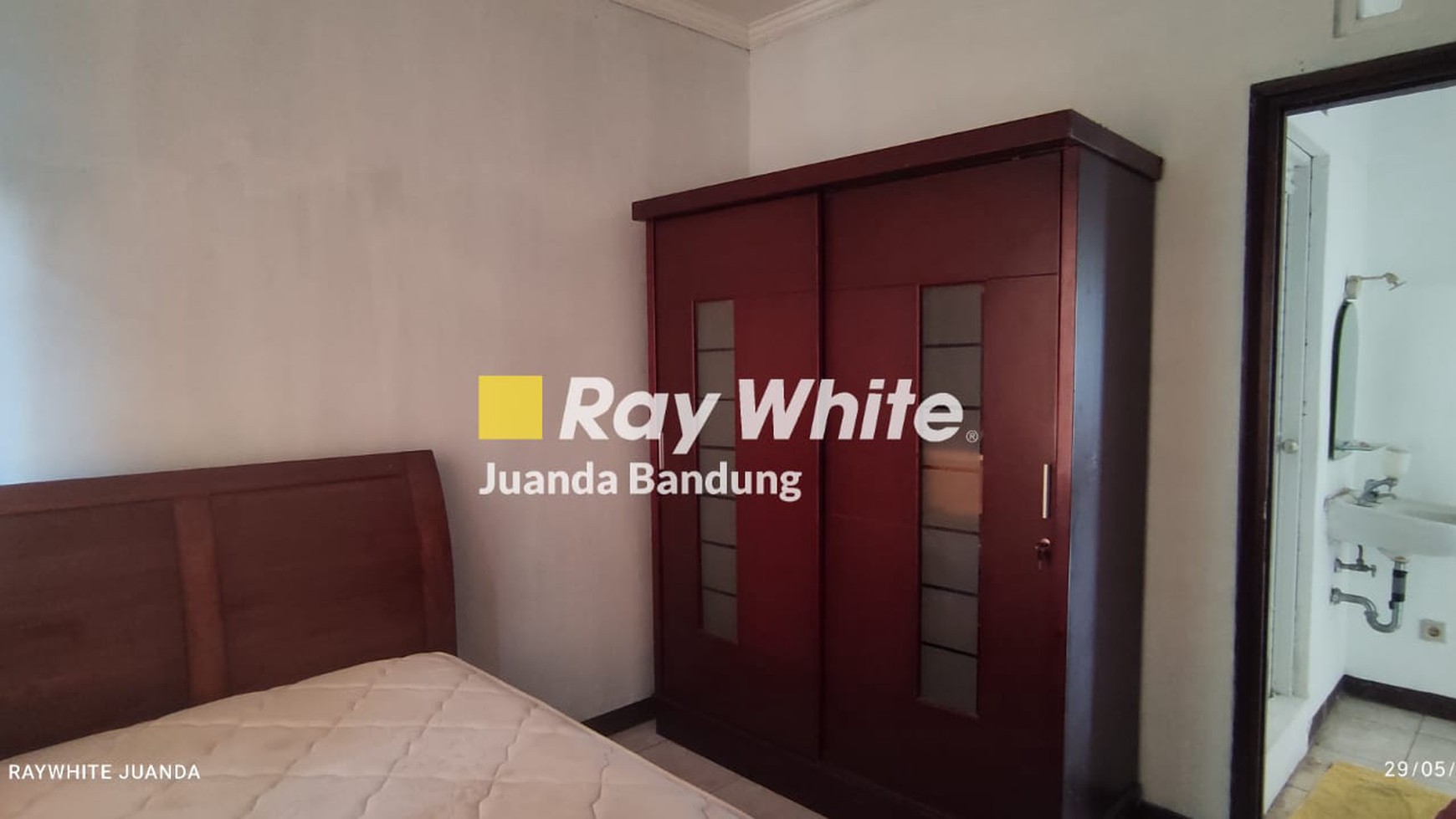 Rumah 2 Lantai di Wangsakerta, Kotabaru Parahyangan - Bandung 