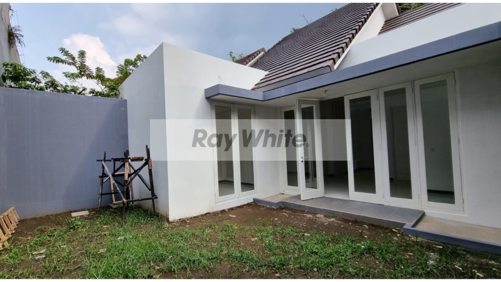 Rumah Mewah Siap Huni, Double Gate System & Full CCTV, Riverside Balearjosari