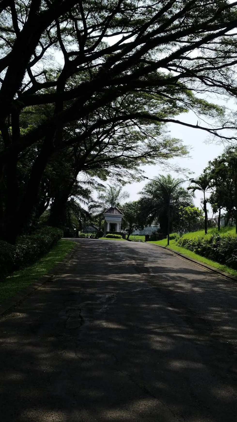 rumah baru mewah perumahan elite riverside kota malang