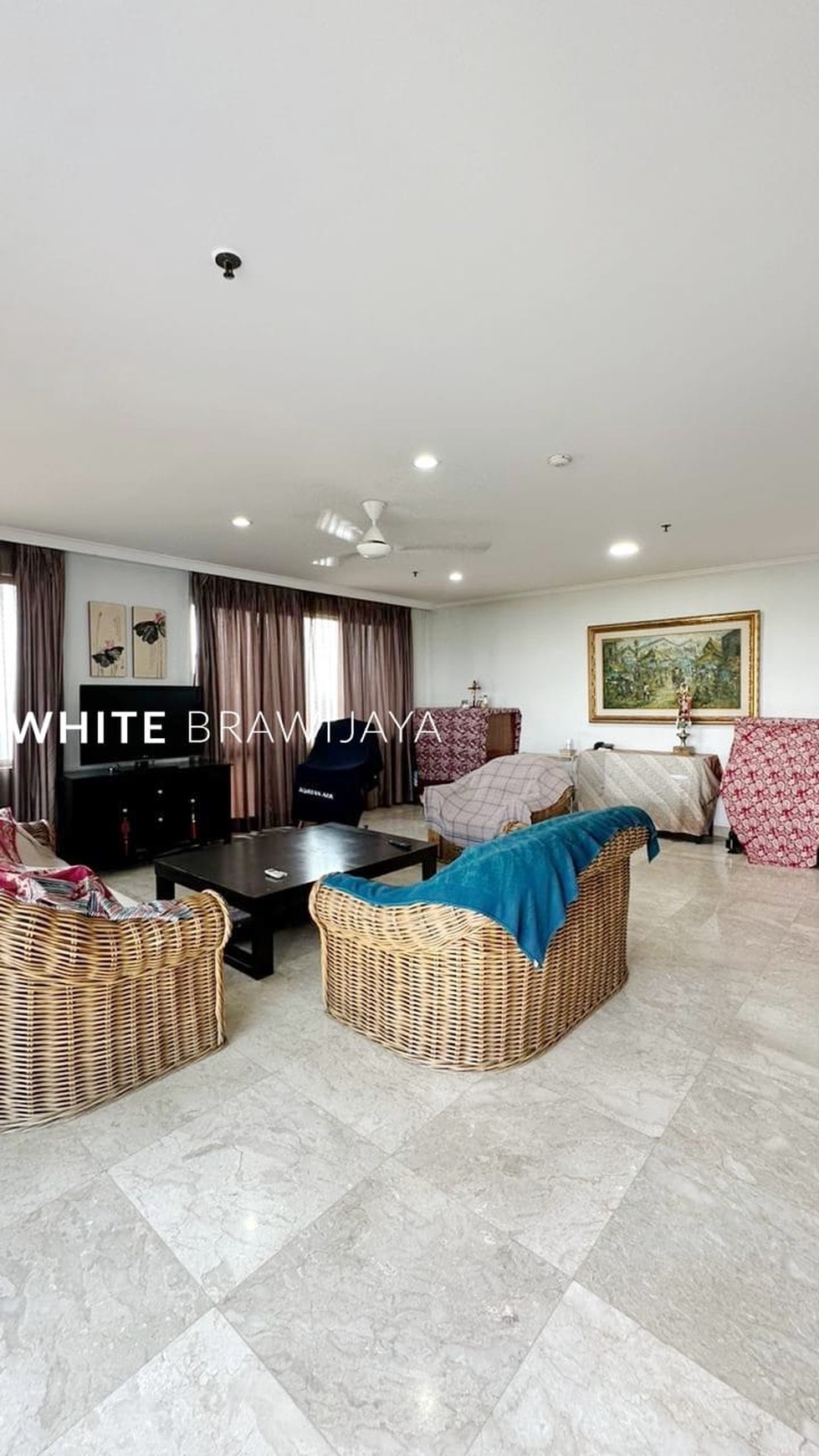 Park Royale Executive Apartment 3BR Furnished