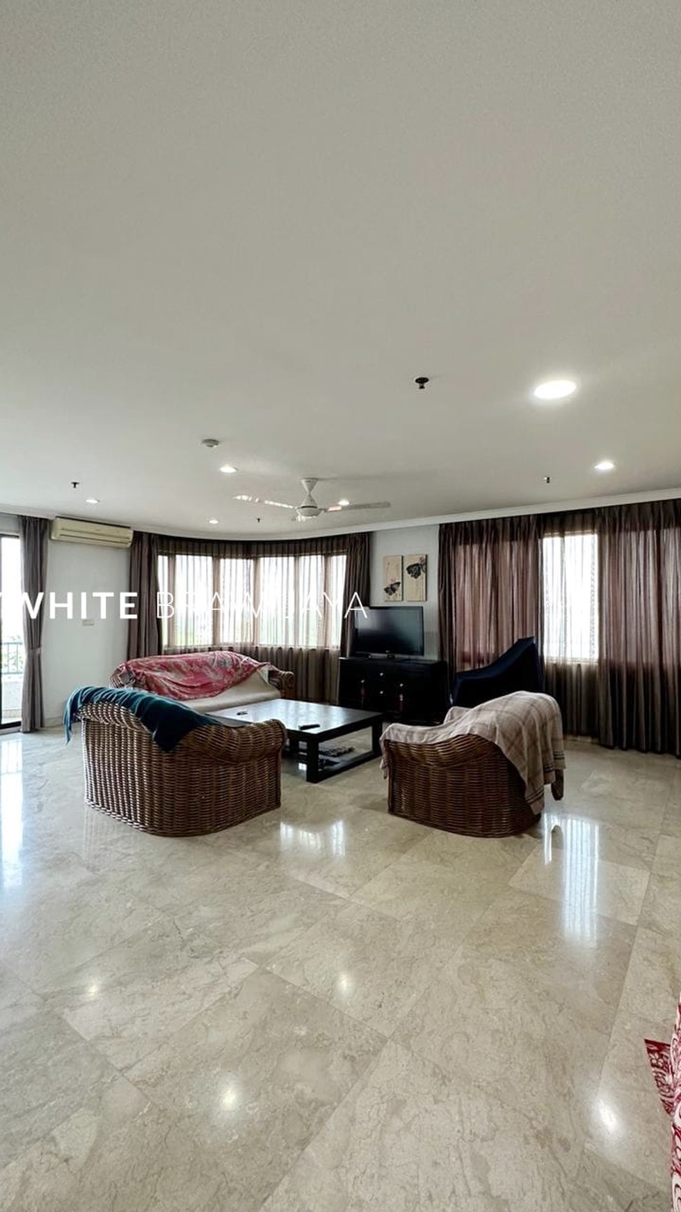 Park Royale Executive Apartment 3BR Furnished