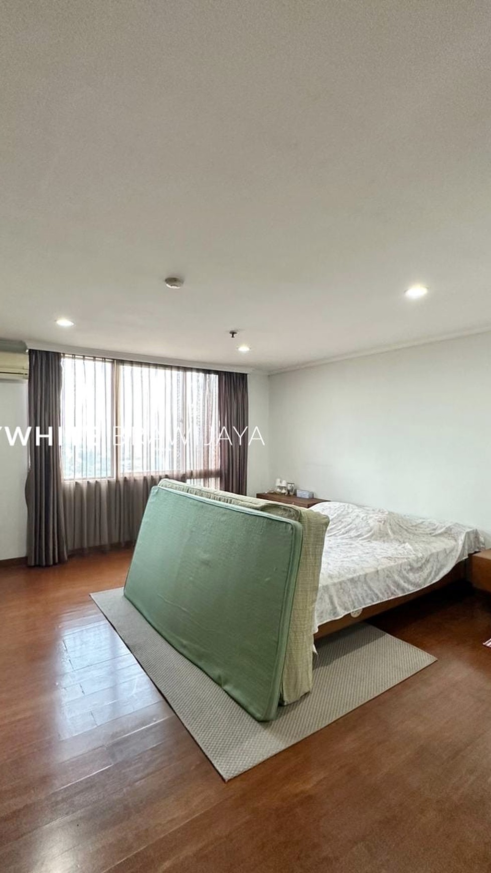 Park Royale Executive Apartment 3BR Furnished