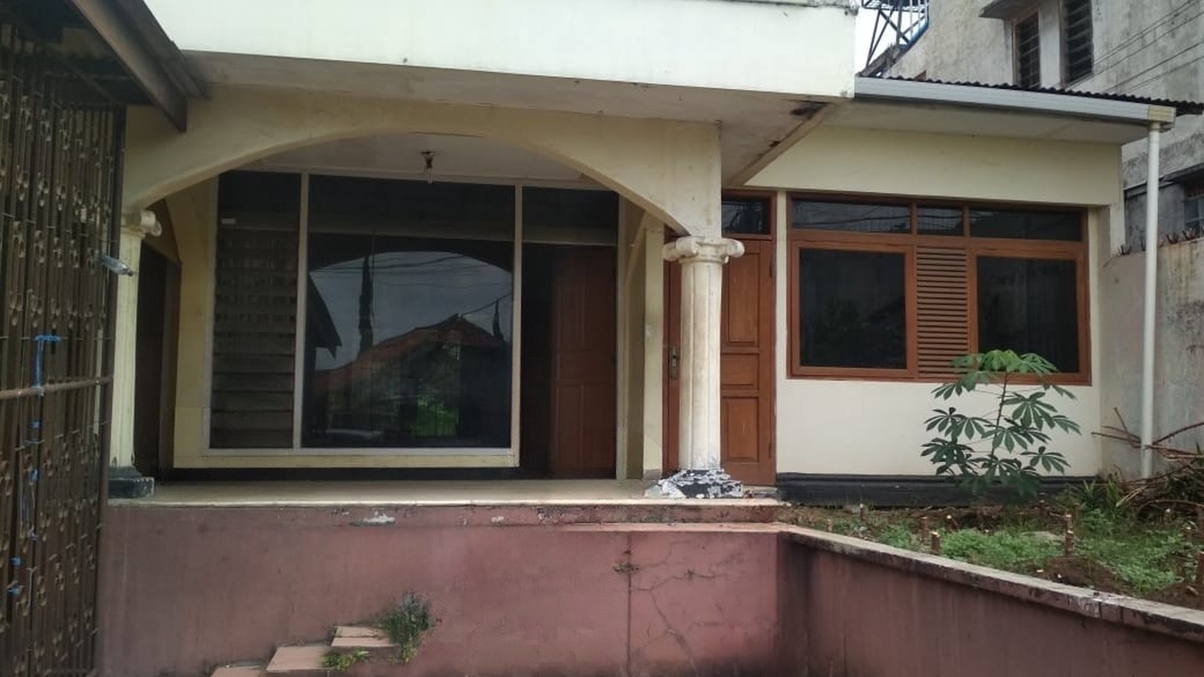 Rumah CIBOGO  TENGAH (Belakang Univ Maranatha)