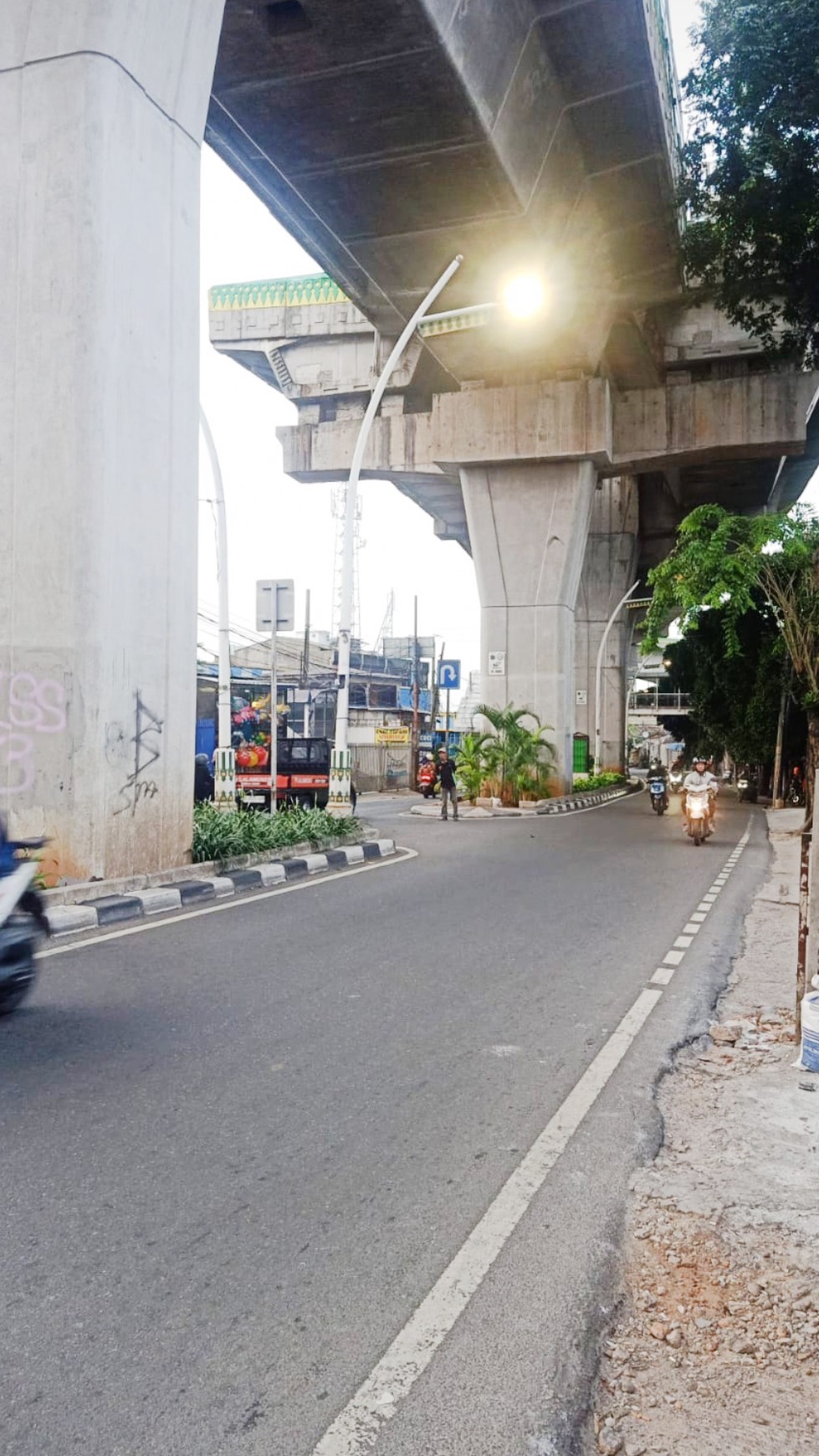 Rumah Hitung Tanah Di Lokasi Strategis Jl Ciledug Raya Jakarta Selatan