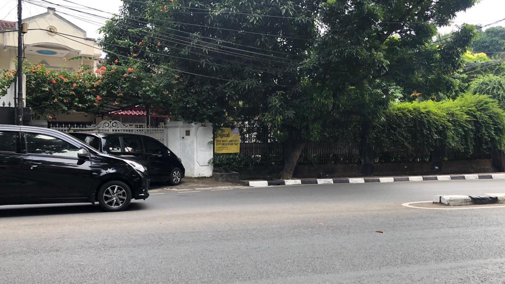 Rumah Tinggal yang terawat dan siap huni di Bintaro, Jakarta Selatan 