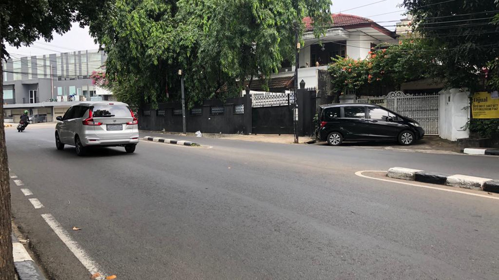 Rumah Tinggal yang terawat dan siap huni di Bintaro, Jakarta Selatan 