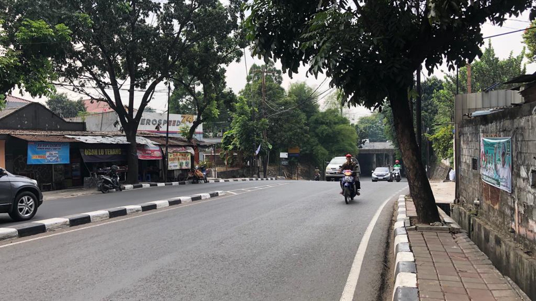 Rumah Tinggal yang terawat dan siap huni di Bintaro, Jakarta Selatan 