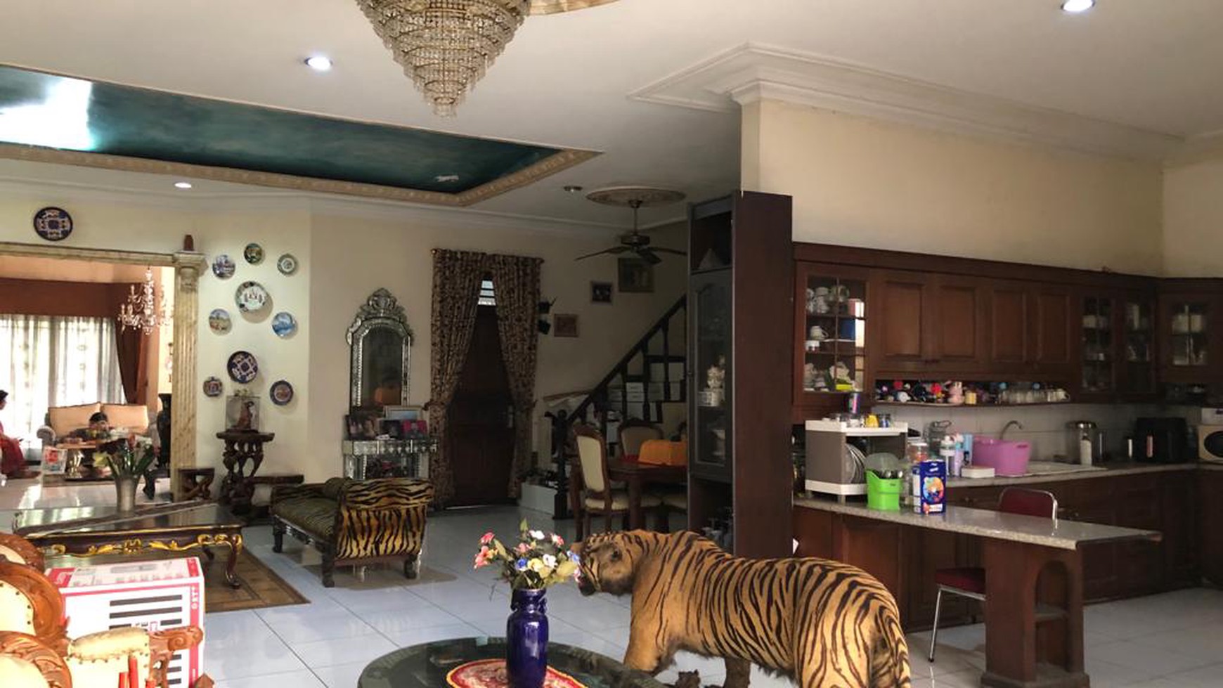 Rumah Tinggal yang terawat dan siap huni di Bintaro, Jakarta Selatan 