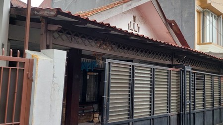 Rumah 1 Lantai murah Lokasi Ok di Tebet Jakarta Selatan