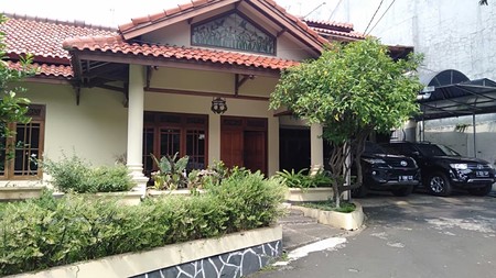 Rumah di Duren Tiga