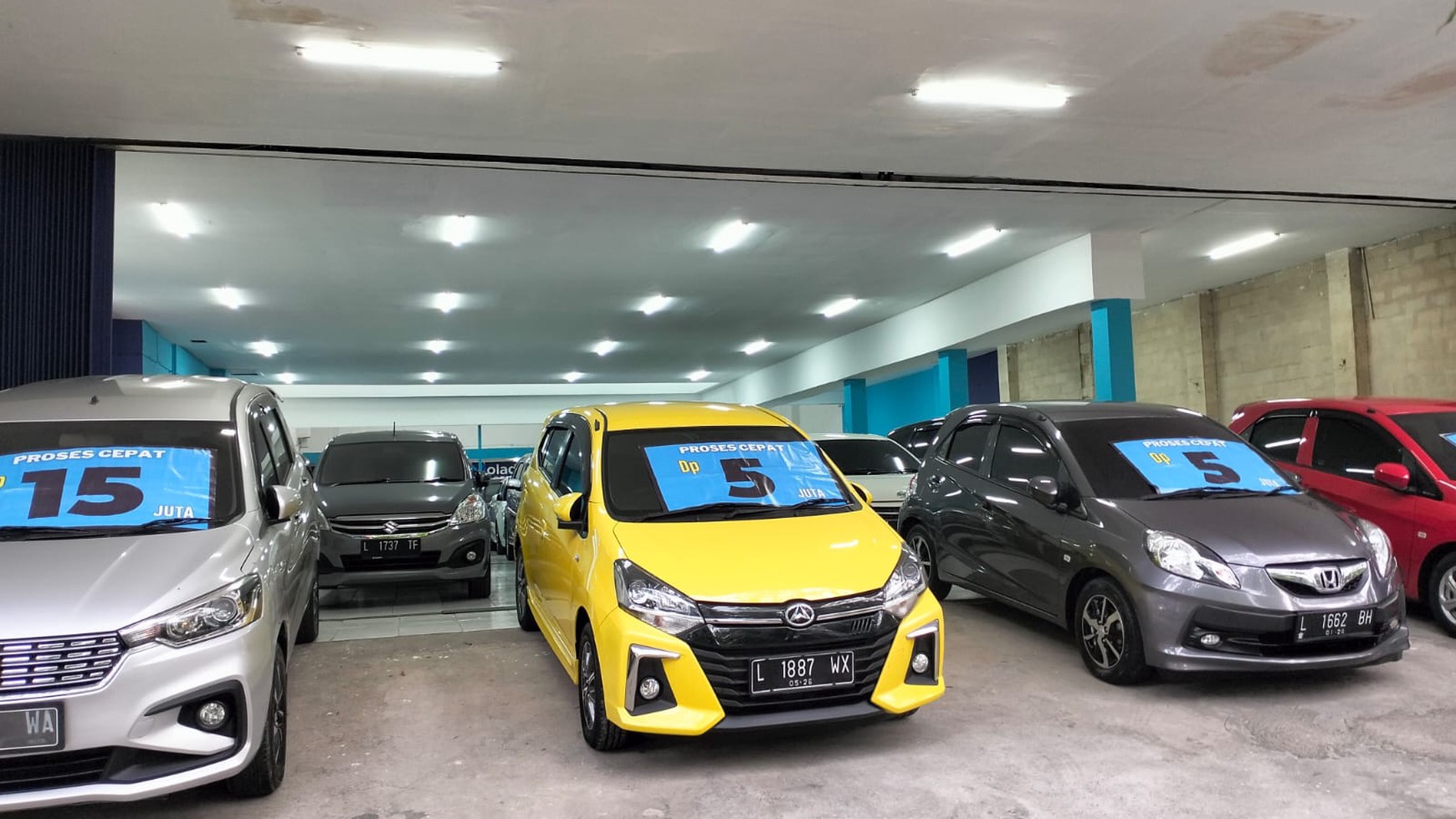 Disewakan Tempat Usaha  Raya Kertajaya Surabaya Pusat (Ex Showroom Mobil)