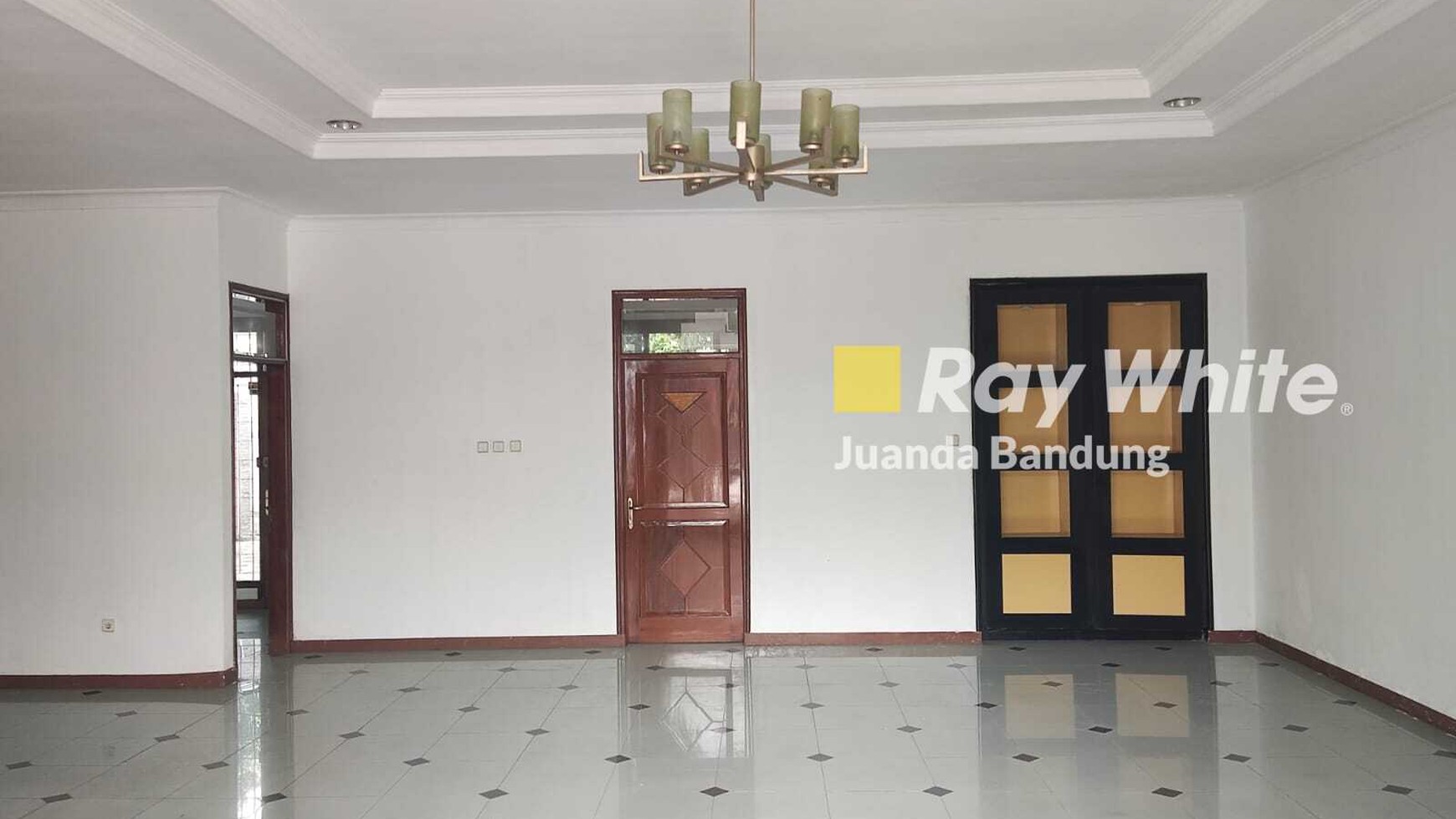 Langka Rumah 2 Lantai Holis Regency, Sumber Sari Bandung, Bagus!