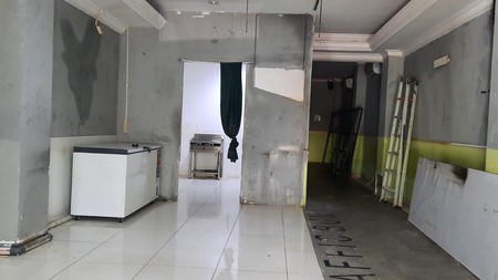 Ruko sangat strategis di panglima polim, Kebayoran Baru, Jakarta Selatan cocok untuk Klinik, kantor dsb