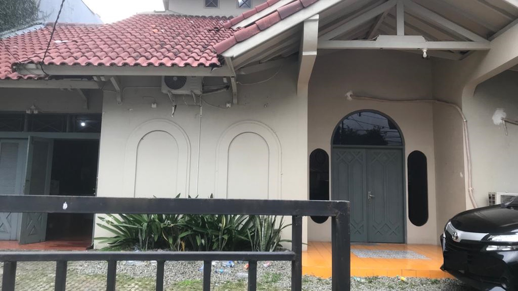 Rumah 2 lantai, siap huni di Radio Dalam