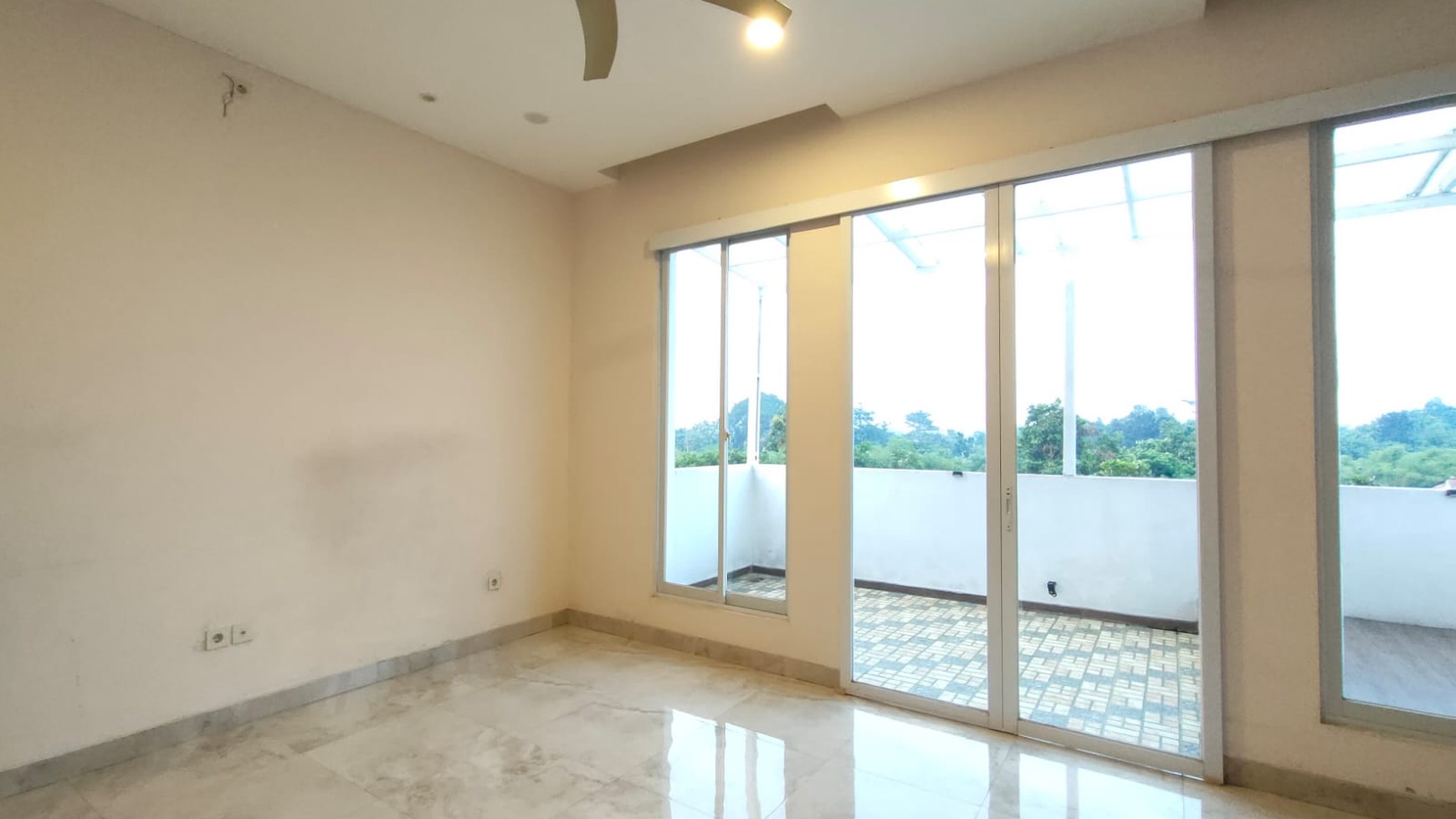 Hot Sale. Rumah Bagus Nusa Loka, BSD