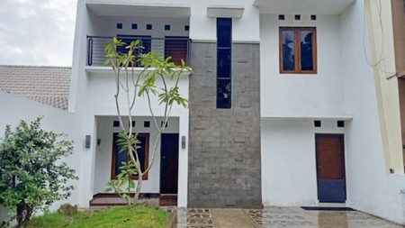 RUMAH + FURNITURE DI PERUM VILLA GREEN VILLAGE, DEKAT JL PALAGAN, SLEMAN