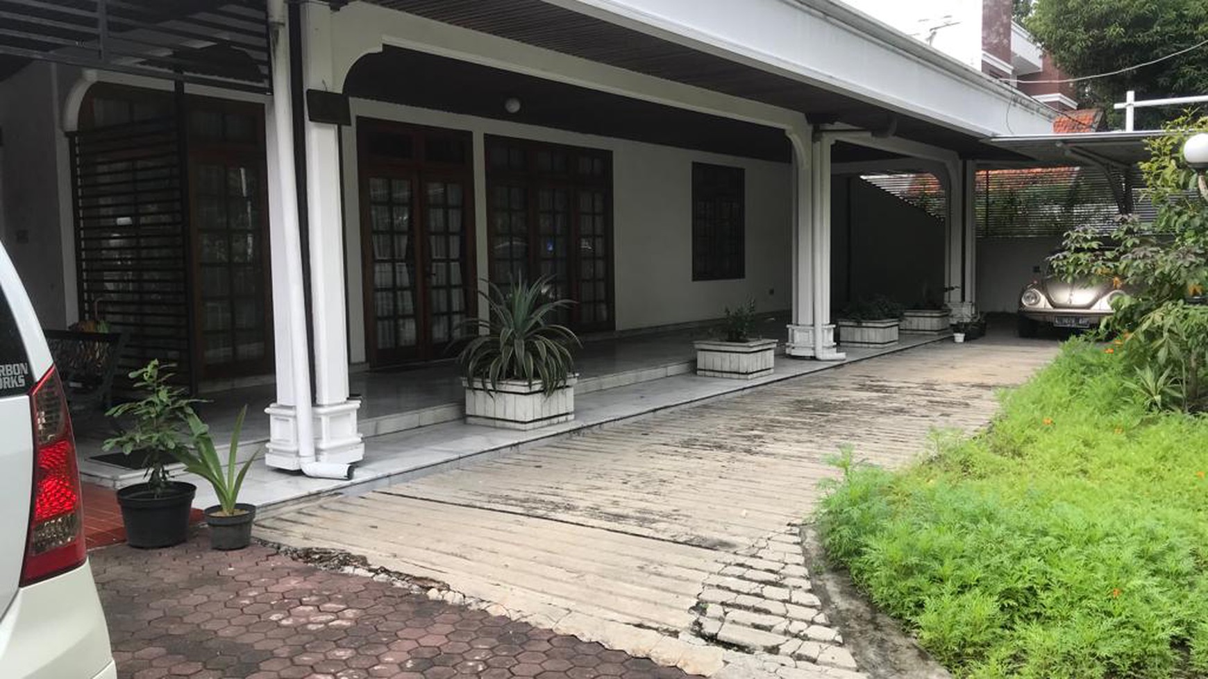 Murah Dijual Rumah Komersial Pusat Kota di Jalan Raya Walikota Mustajab