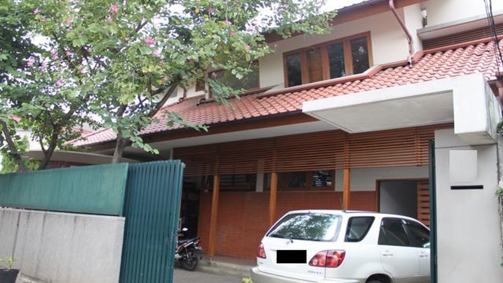 RUMAH DISEWA JALAN CIPAYUNG KEBAYORAN BARU JAKARTA SELATAN