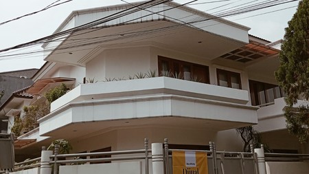 Rumah Lux di Pancoran Indah Terawat & Nyaman