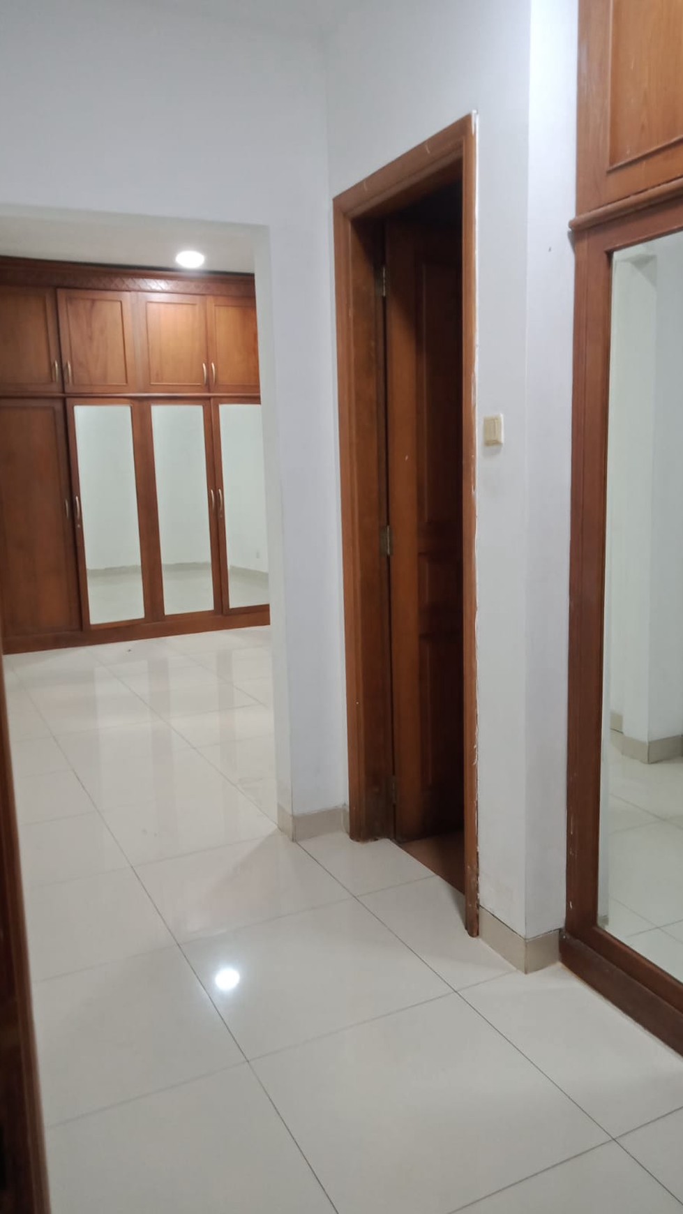 Disewakan rumah cocok untuk kantor atau tempat tinggal, Rasamala, Belakang Menara Bidakara