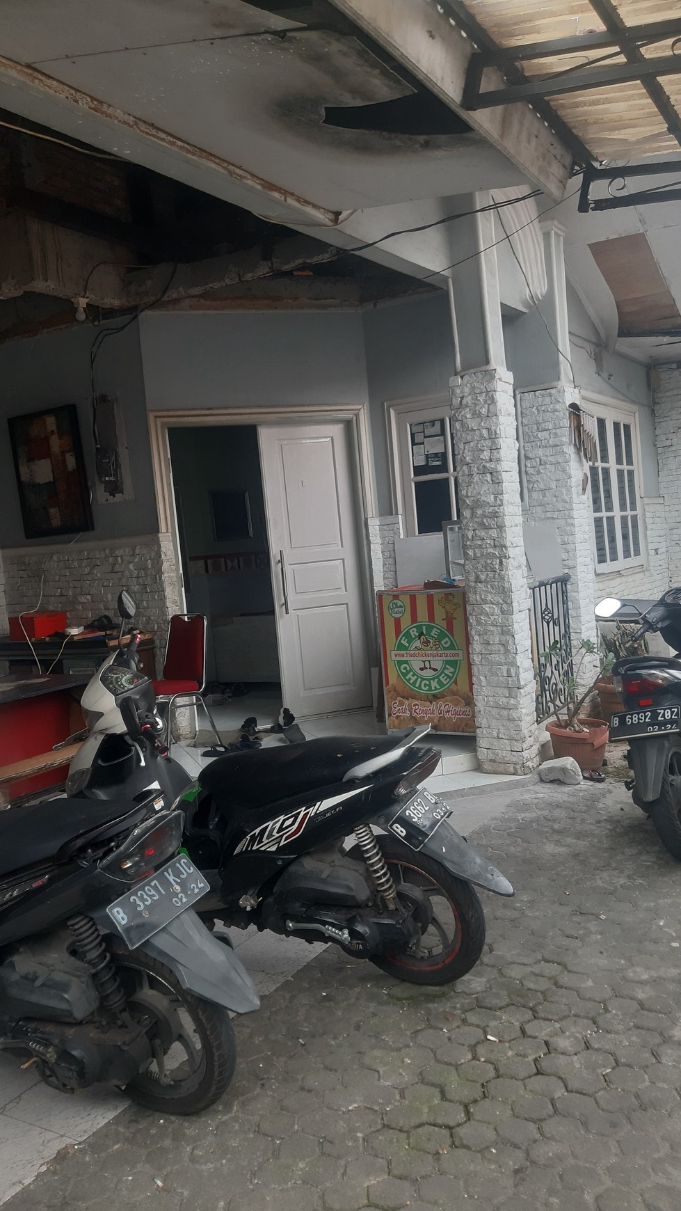 Rumah Dijual lokasi Kemang Utara E, Kondisi Bangunan lama tahun 2006