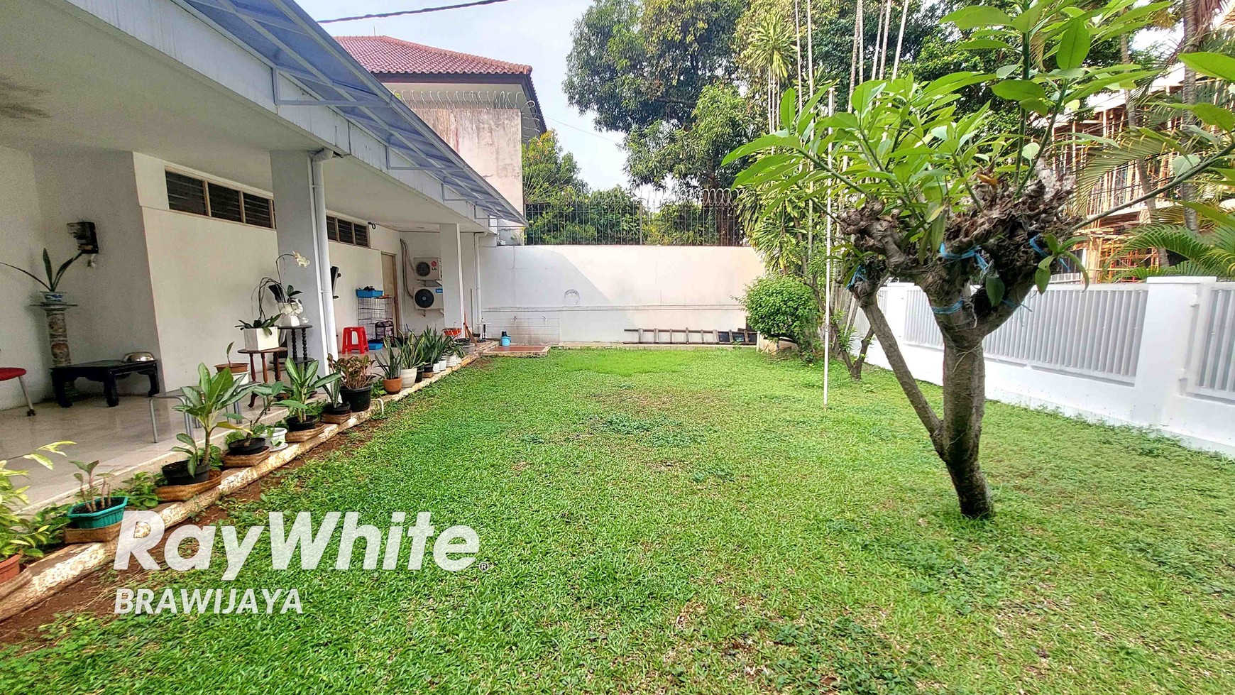 RUMAH DI DARMAWANGSA, KEBAYORAN BARU, PRIME AREA, LOKASI TENANG