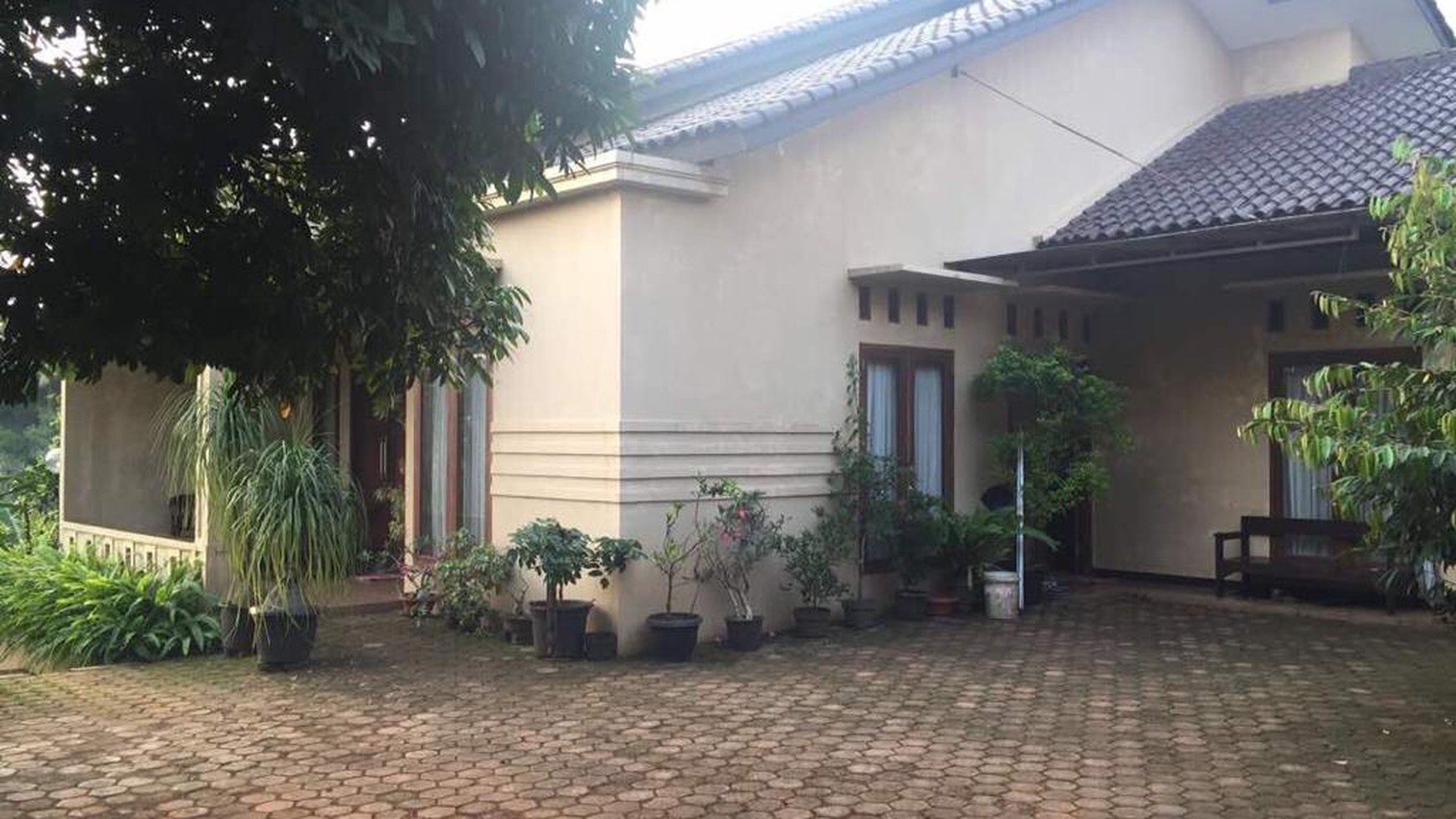 Di jual rumah satu lantai dengan luas tanah 780m2 di Pondok Ranggon Jakarta Timur