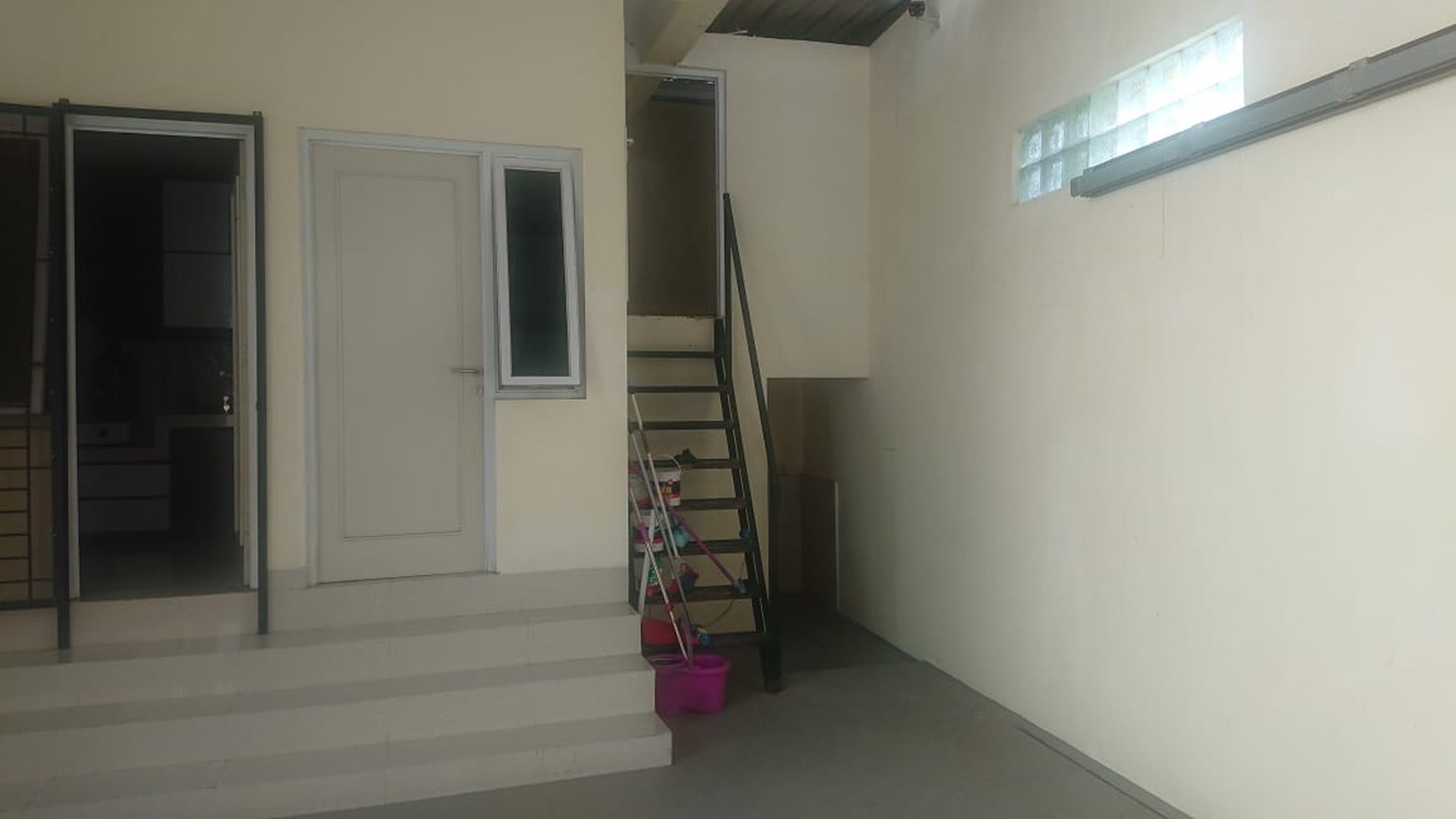 Rumah 4 Kamar Perum Grand Ambarukmo Yogyakarta 