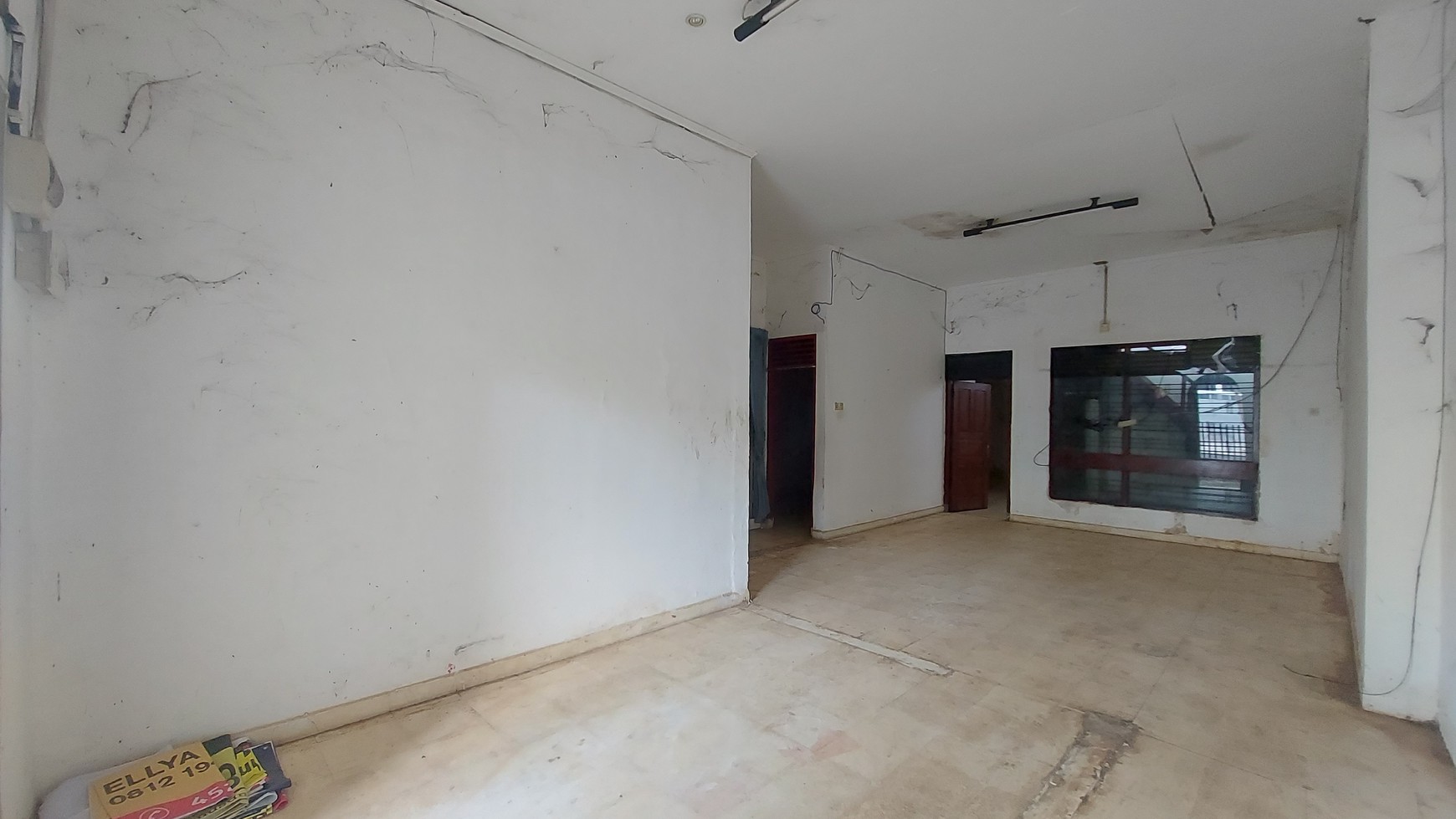 Rumah murah dalam komplek jalan besar di Cempaka Putih Tengah