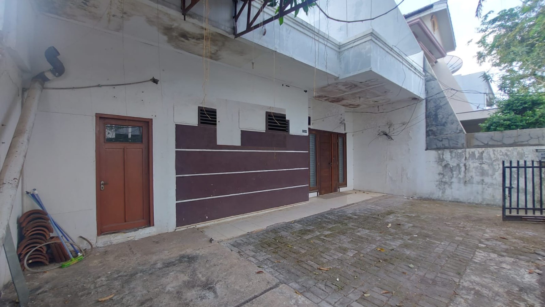 Rumah murah dalam komplek jalan besar di Cempaka Putih Tengah