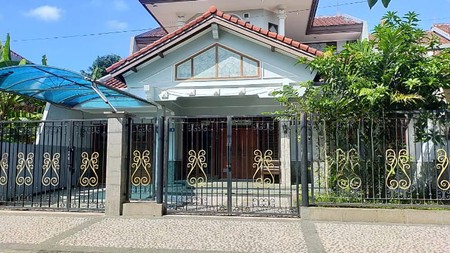 Rumah Siap Huni Klasik Gayungsari Timur Surabaya selangkah ke Trans Icon dan Masjid Agung 