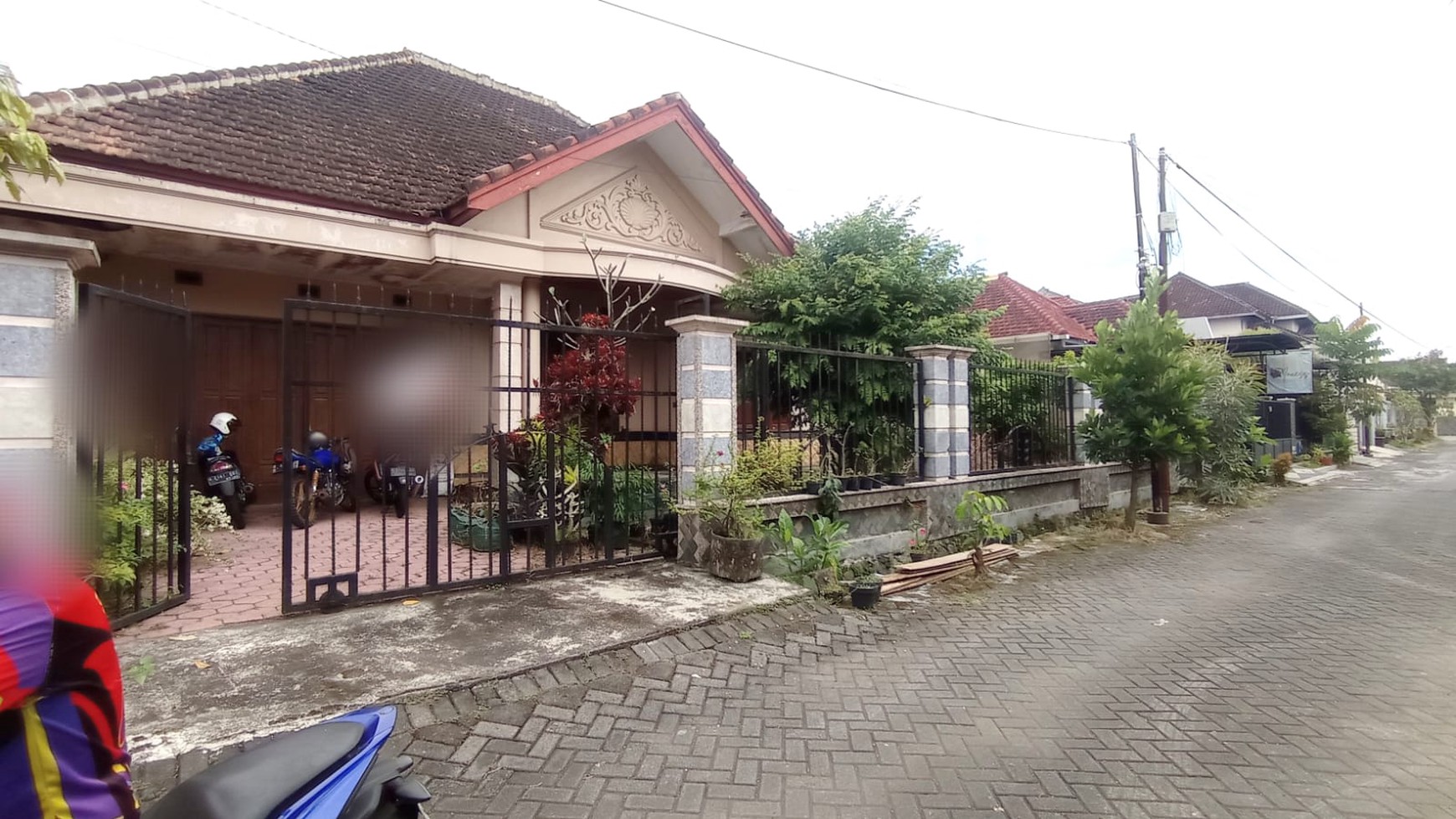 Rumah Mewah Harga Tanah, Luas & Butuh Renovasi, Borobudur Agung