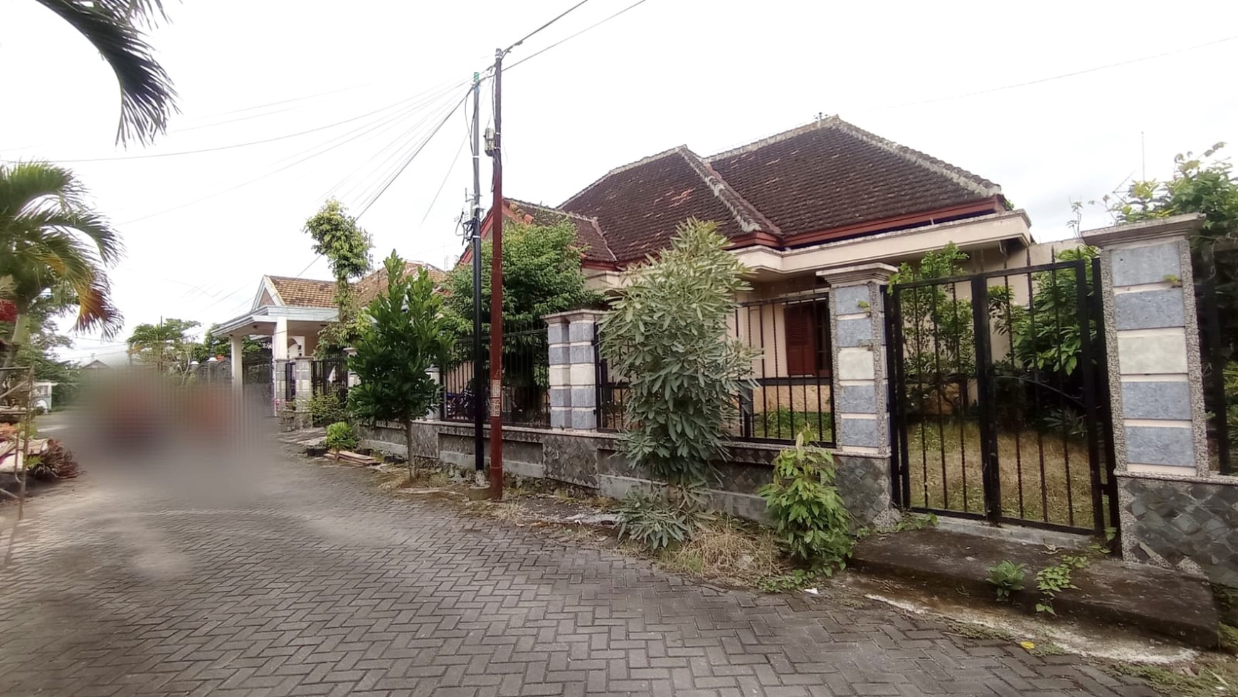 Rumah Mewah Harga Tanah, Luas & Butuh Renovasi, Borobudur Agung