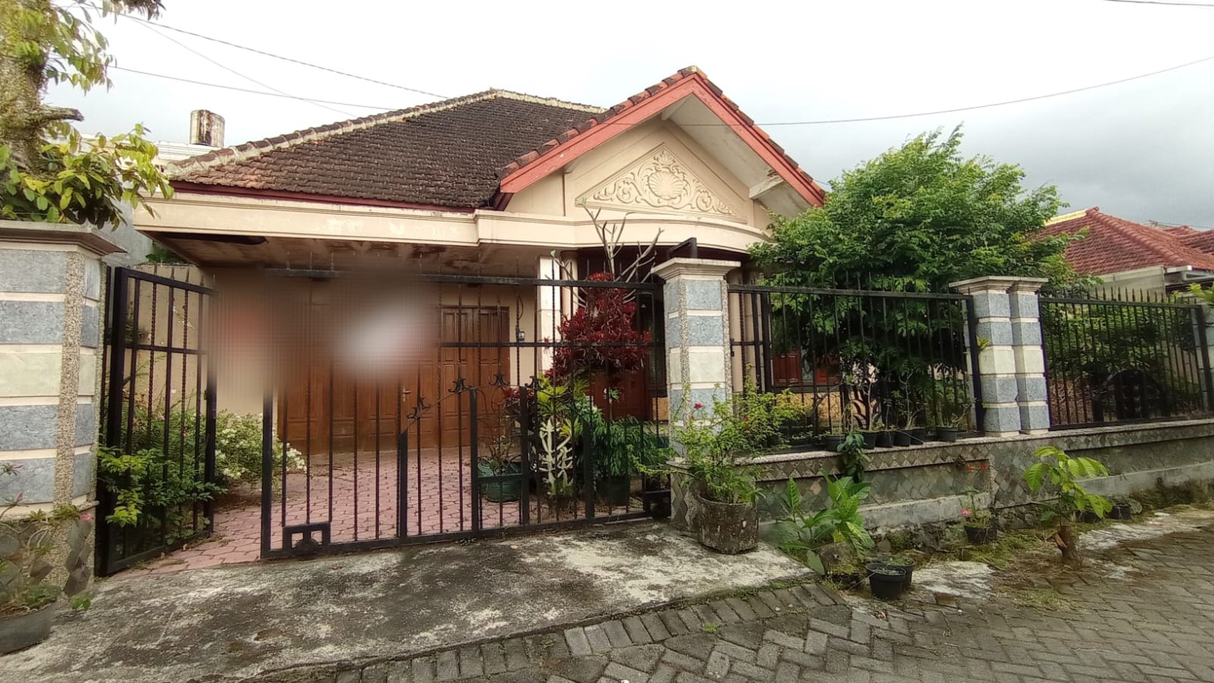 Rumah Mewah Harga Tanah, Luas & Butuh Renovasi, Borobudur Agung