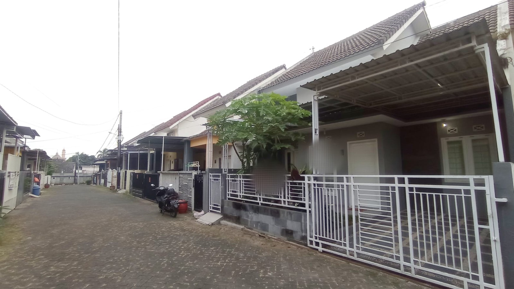 Rumah Cantik Siap Huni, Dekat Patung Pesawat Soekarno Hatta