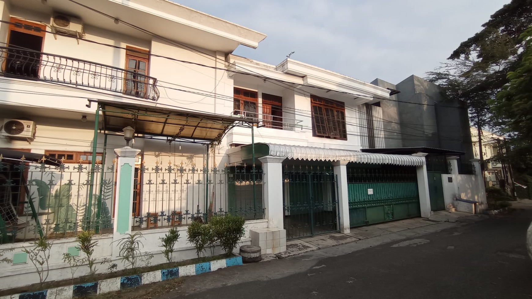 Rumah Mewah 2 Lantai, Include Area Kost Aktif