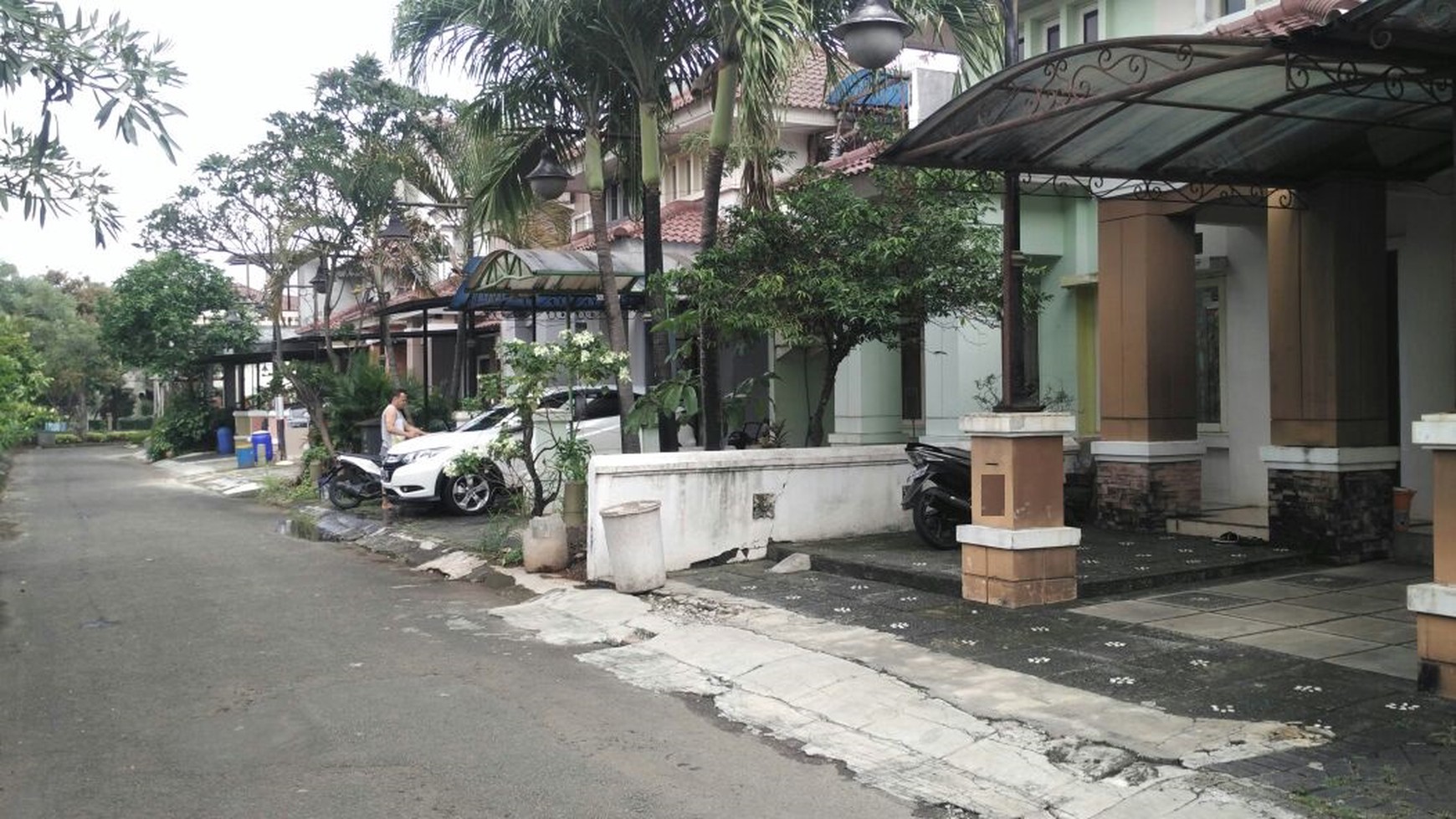 Rumah Puri Beta dekat dg stts bus TransJakarta  Cileduk...