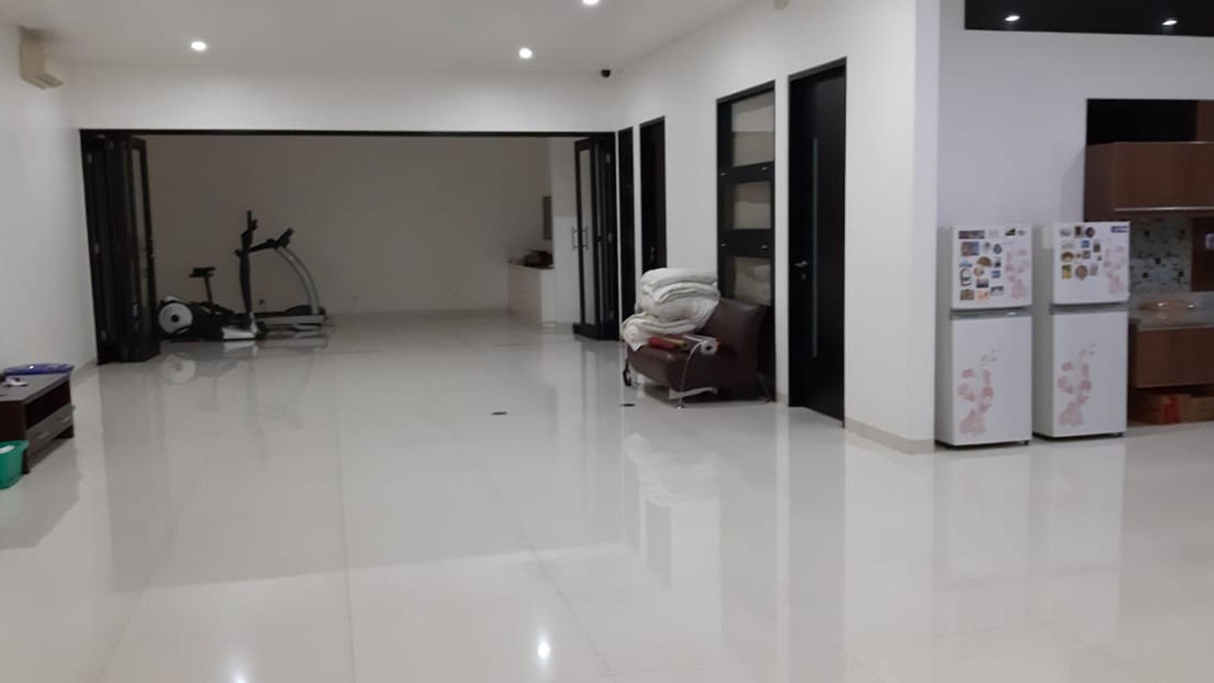 Rumah Bukit Gading Mediterania, Kelapa Gading Luas 12x25m2