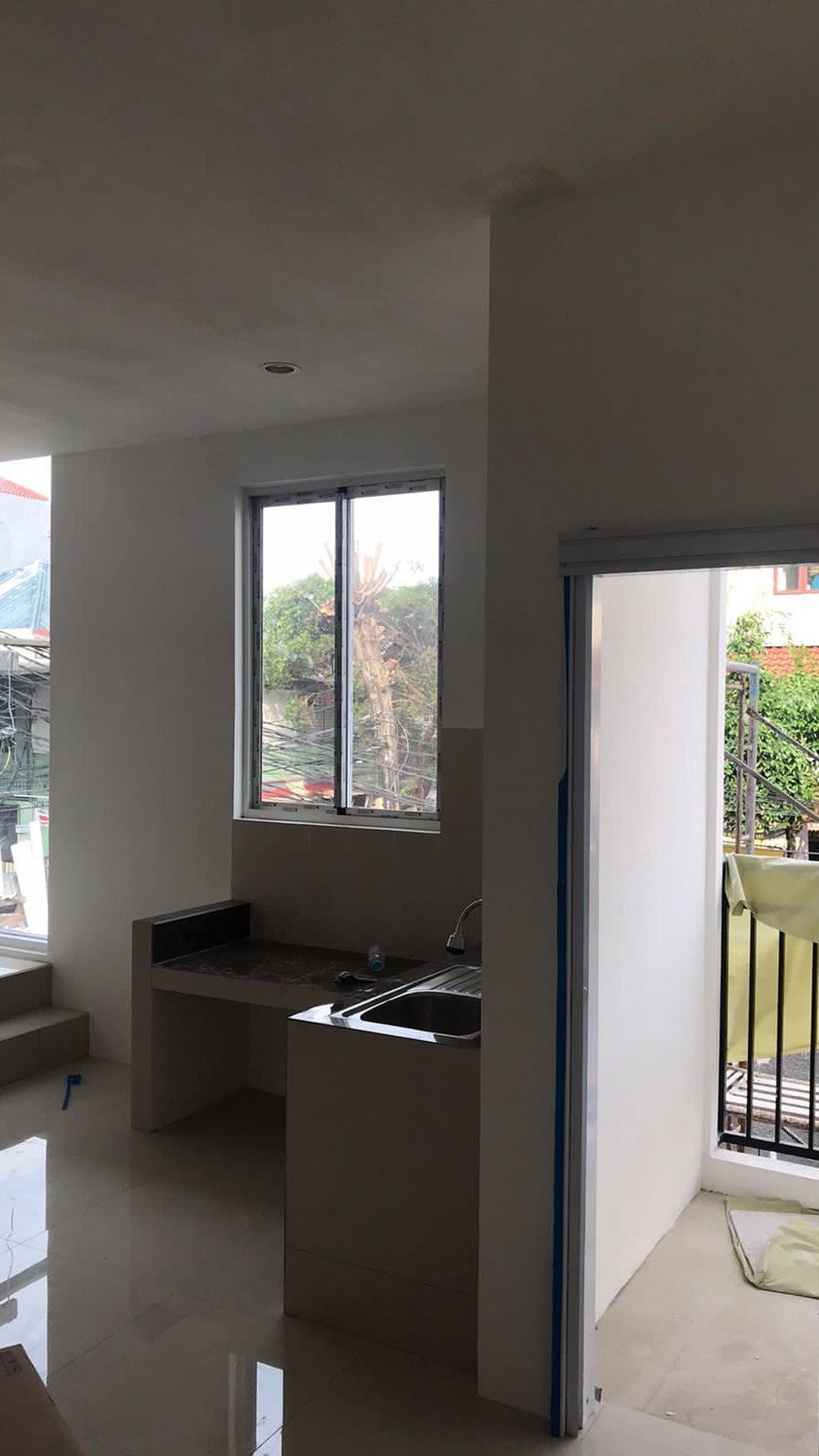 Rumah Hoek 2 Lantai Baru di Taman Alfa Indah Jakarta Barat