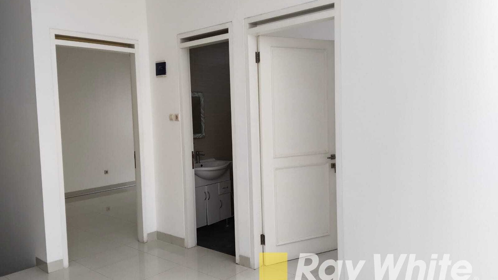 Rumah 2 lantai Semifurnished di Sukahaji Permai Sayap Sukahaji Setra sari Bandung utara siap huni