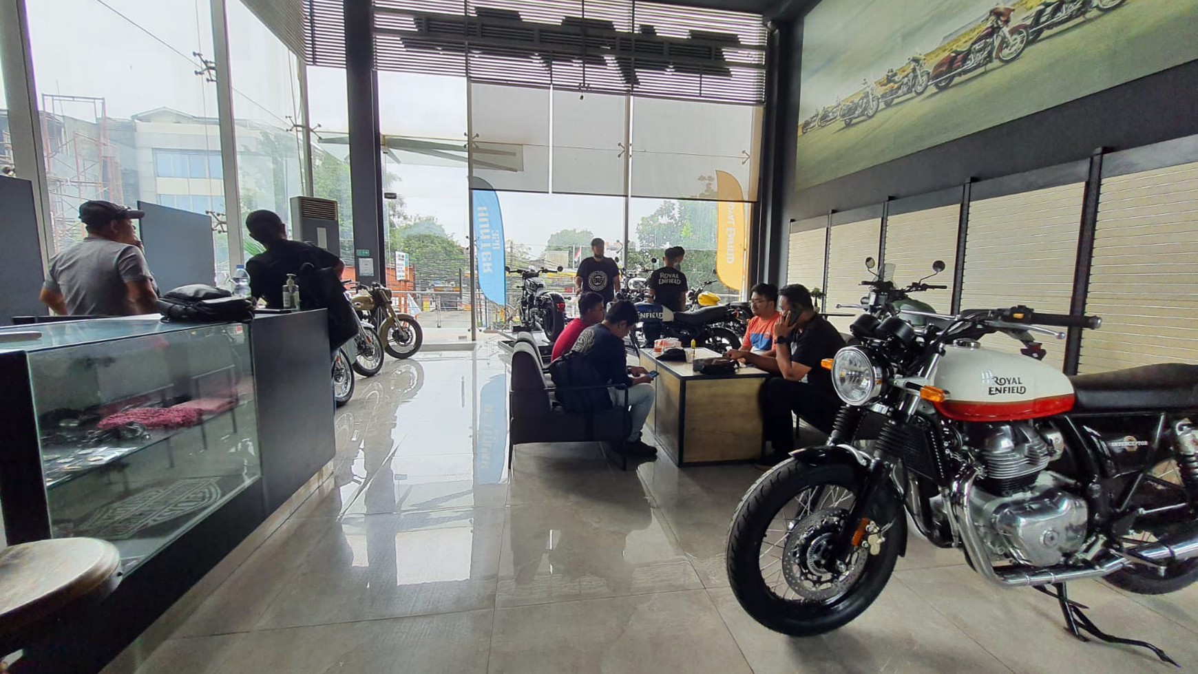 Dijual showroom di Jl Radio Dalam Raya - Jakarta Selatan