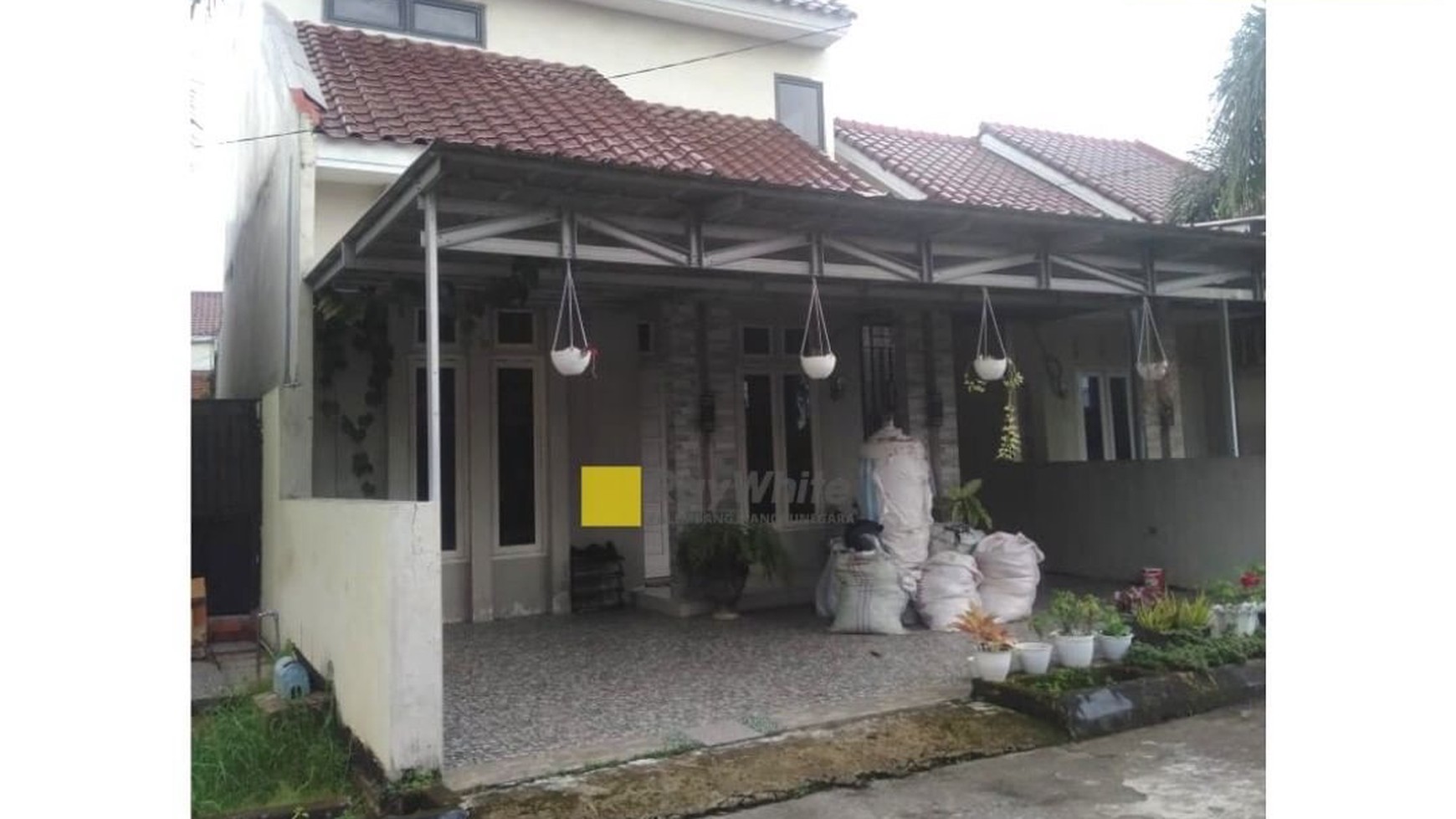 Rumah komplek palem residence